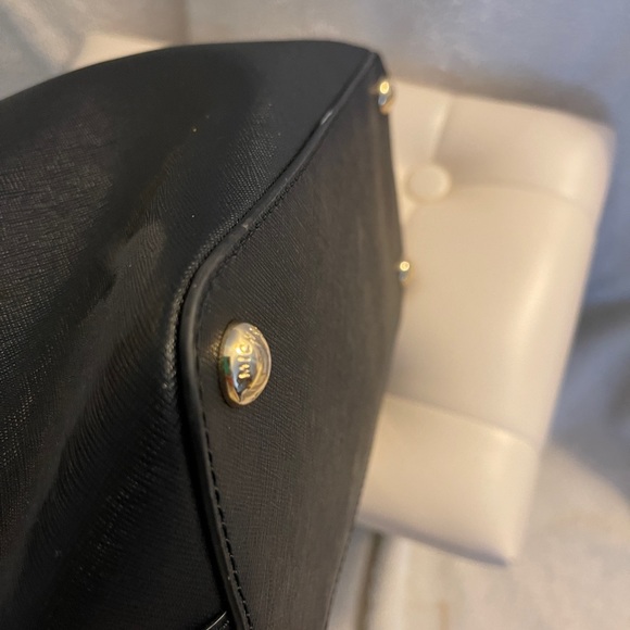 MK Michael Kors Black Shoulder Bag - Picture 10 of 15